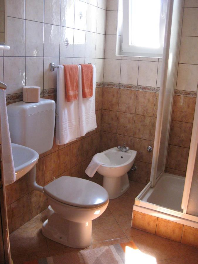 Apartments Nera Тисно Екстериор снимка