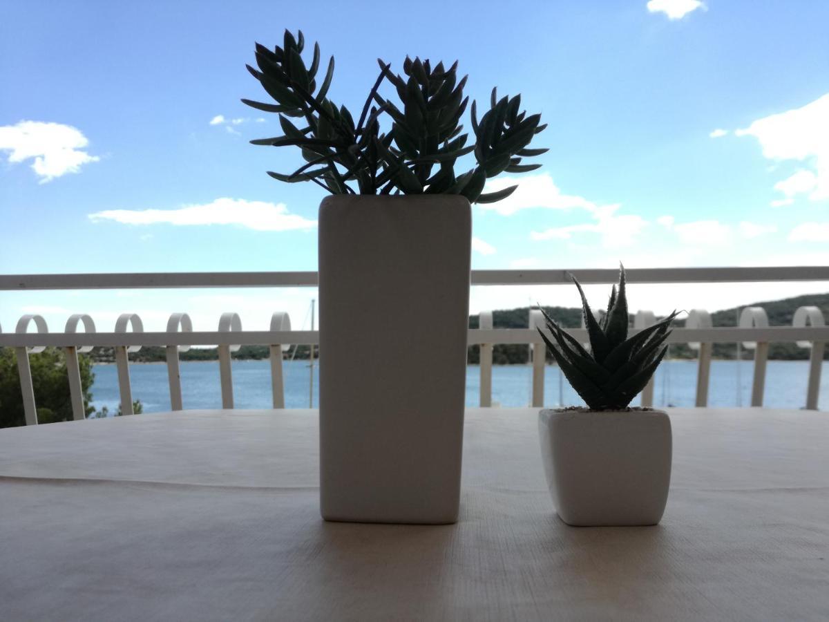 Apartments Nera Тисно Екстериор снимка