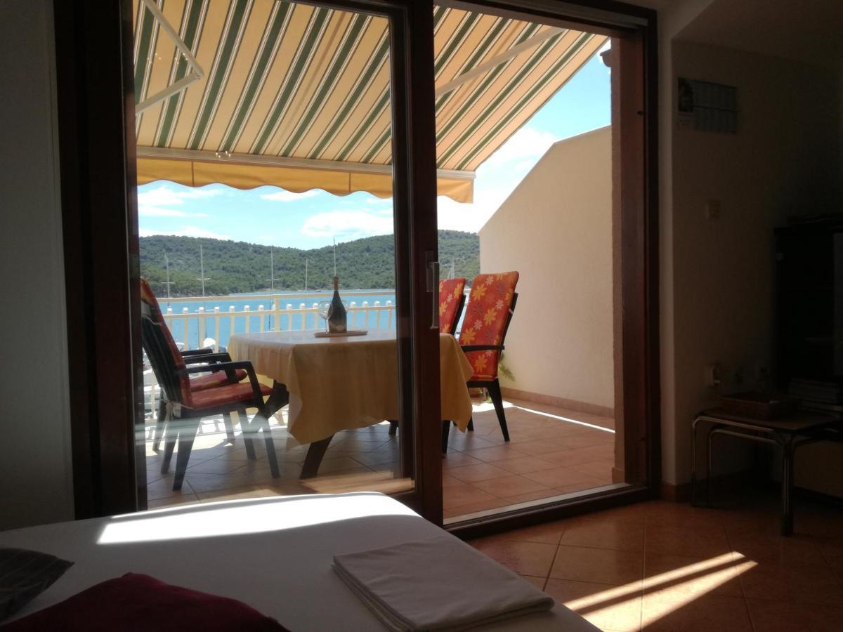 Apartments Nera Тисно Екстериор снимка