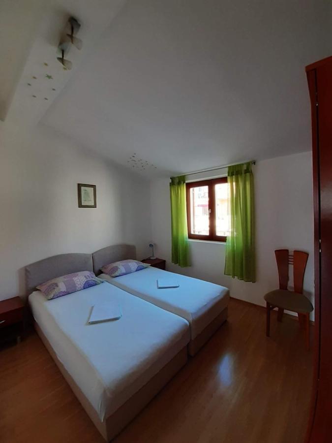 Apartments Nera Тисно Екстериор снимка