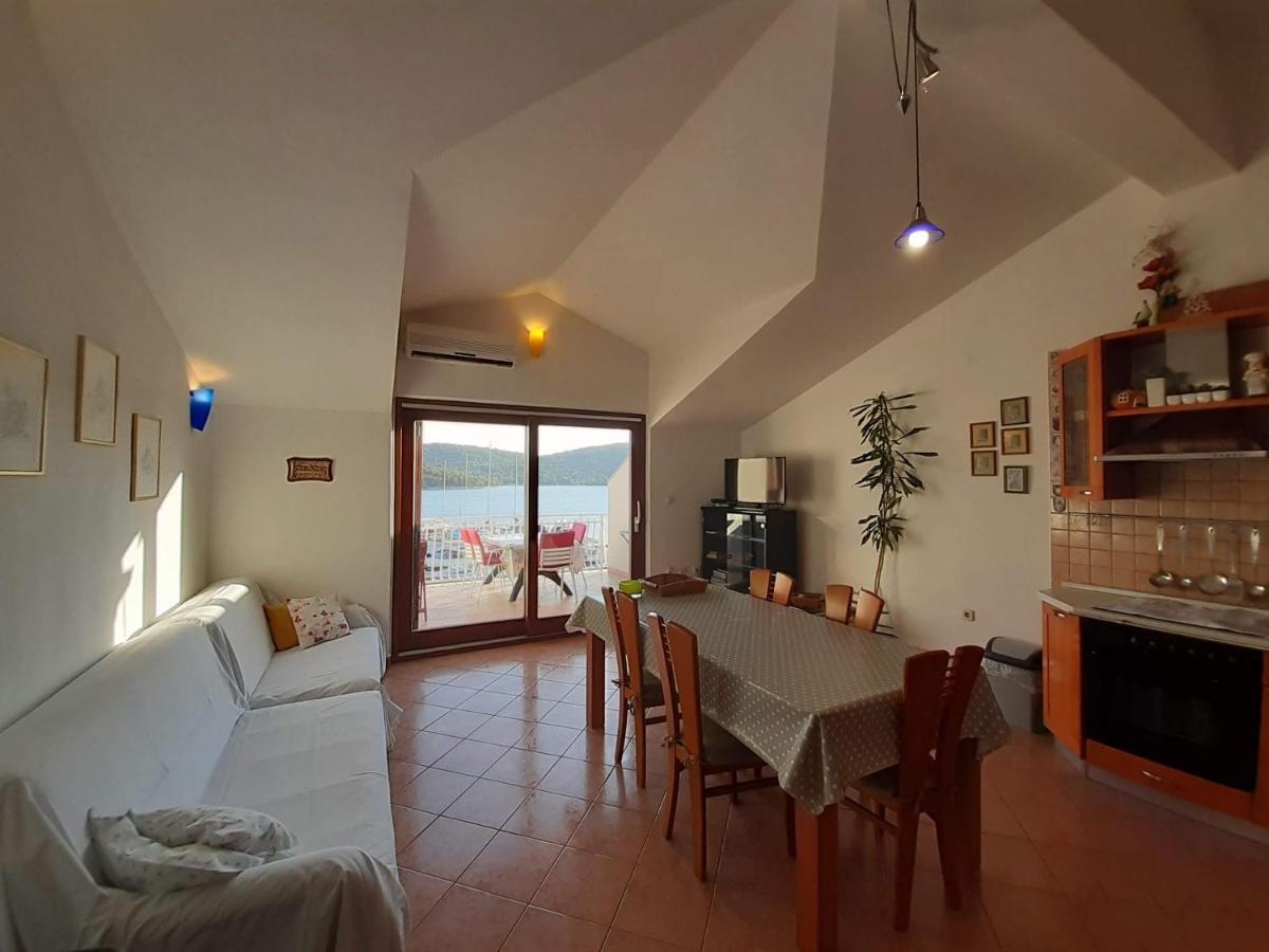 Apartments Nera Тисно Екстериор снимка