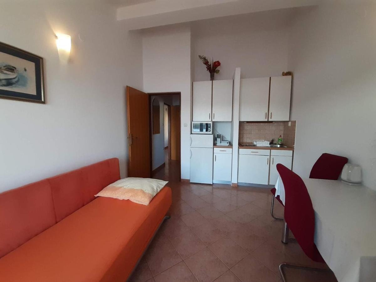 Apartments Nera Тисно Екстериор снимка